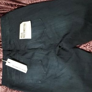 NWT Celebrity Pink Mid-rise Skinny Petite Jeans